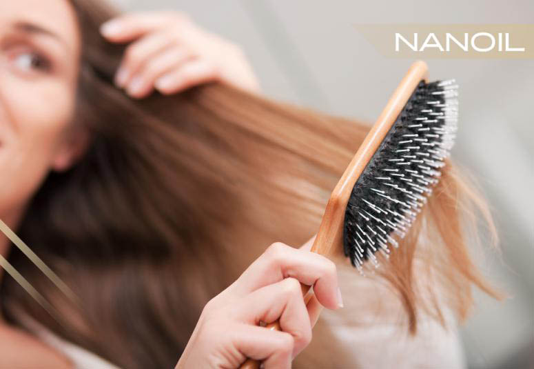 Czesanie włosów bez tajemnic. Jak dobrać szczotkę lub grzebień do rodzaju włosów?
