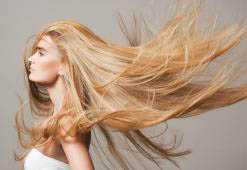 Przepis na długie włosy. Jak przyspieszyć wzrost włosów w naturalny sposób?