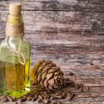 Olej z sosny syberyjskiej. Pielęgnacyjna moc cedru w walce o piękne włosy